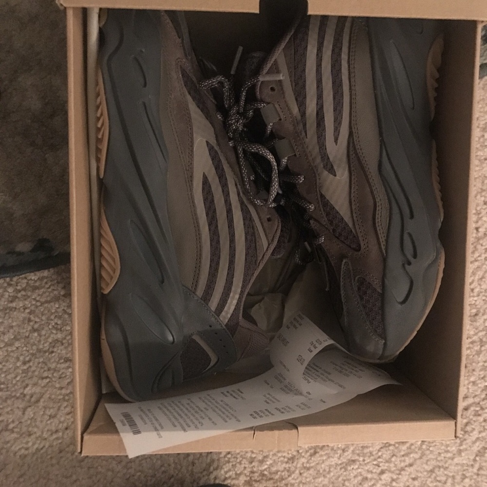 Yeezy boost 700 v2 geode